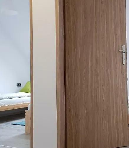 Osada Nad Potokiem * Щирк